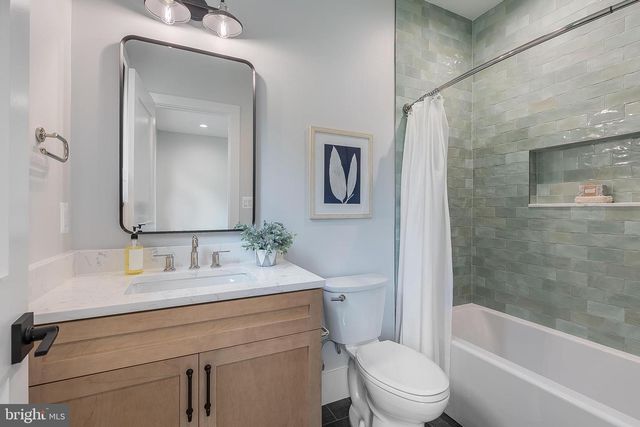 809 N KENMORE ST, Arlington, VA 22201