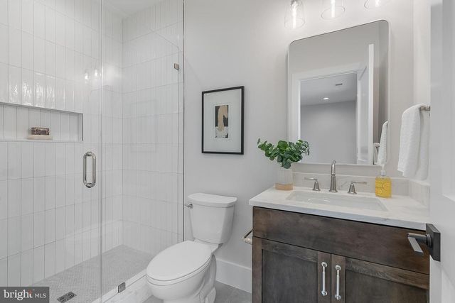 809 N KENMORE ST, Arlington, VA 22201