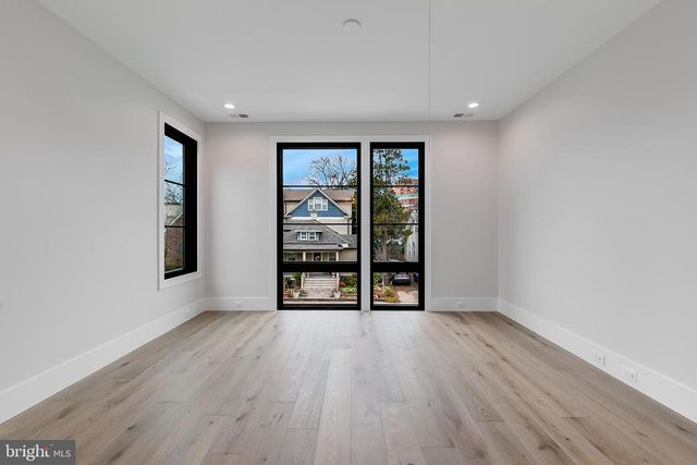 809 N KENMORE ST, Arlington, VA 22201