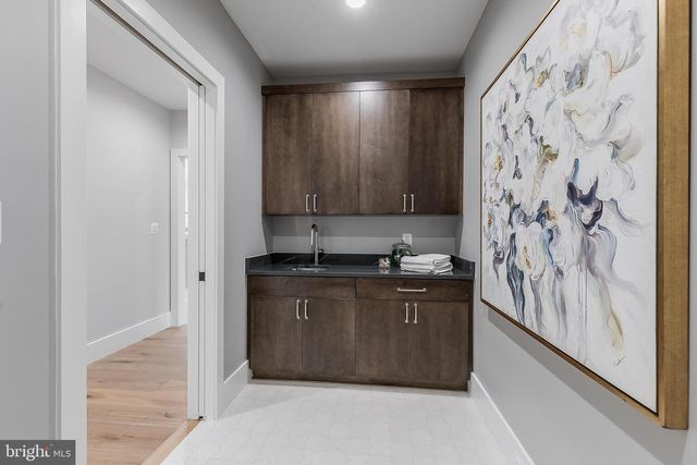 809 N KENMORE ST, Arlington, VA 22201