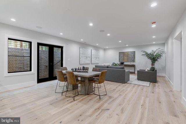 809 N KENMORE ST, Arlington, VA 22201