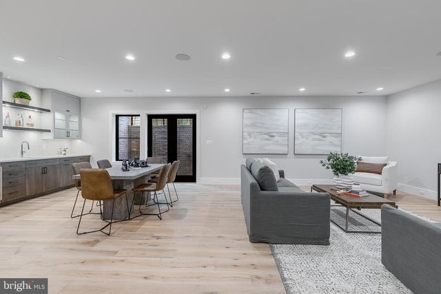 809 N KENMORE ST, Arlington, VA 22201