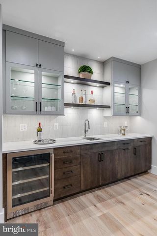 809 N KENMORE ST, Arlington, VA 22201