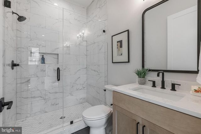 809 N KENMORE ST, Arlington, VA 22201