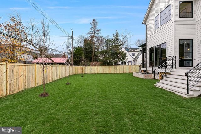 809 N KENMORE ST, Arlington, VA 22201