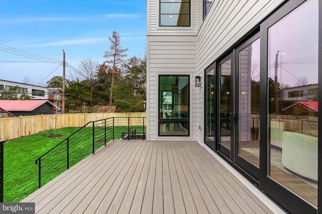 809 N KENMORE ST, Arlington, VA 22201