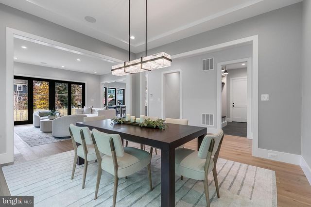 809 N KENMORE ST, Arlington, VA 22201