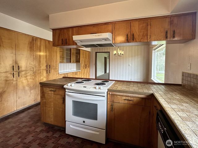 875 Eatonville Hwy W, Eatonville, WA 98328