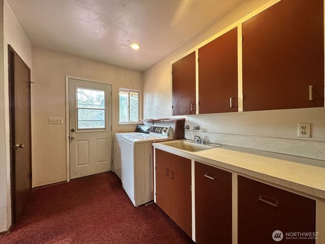 875 Eatonville Hwy W, Eatonville, WA 98328