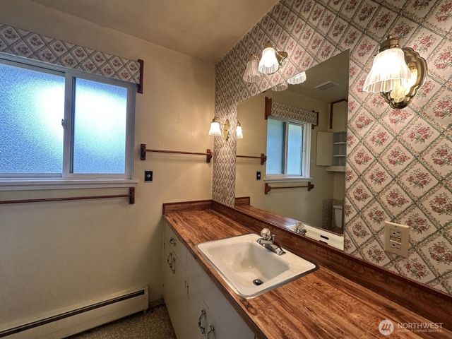 875 Eatonville Hwy W, Eatonville, WA 98328