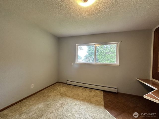 875 Eatonville Hwy W, Eatonville, WA 98328