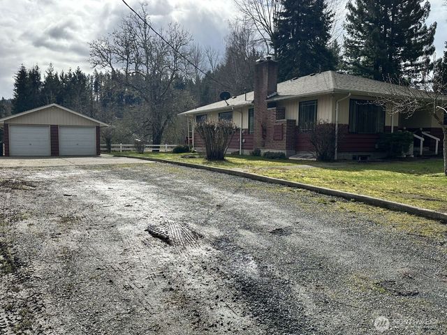 875 Eatonville Hwy W, Eatonville, WA 98328