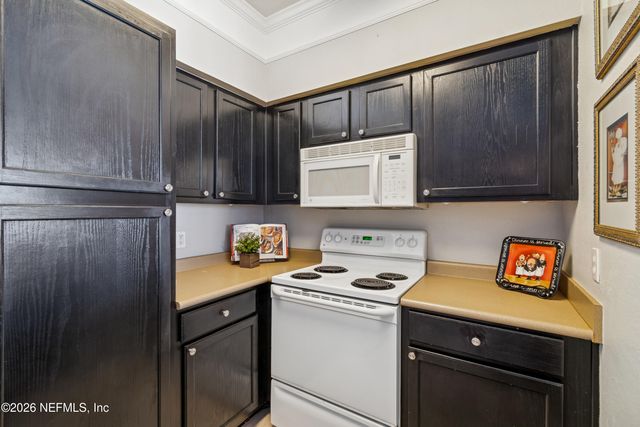 8550 TOUCHTON Road 527, Jacksonville, FL 32216