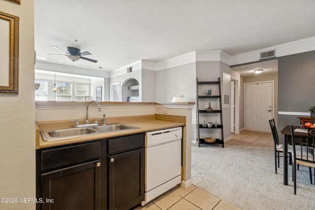 8550 TOUCHTON Road 527, Jacksonville, FL 32216