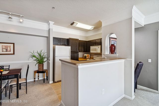 8550 TOUCHTON Road 527, Jacksonville, FL 32216