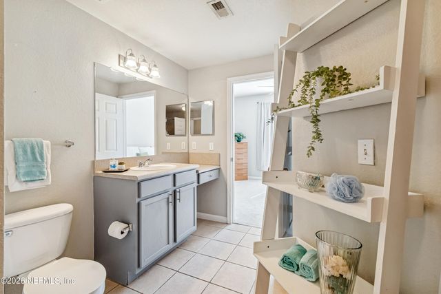 8550 TOUCHTON Road 527, Jacksonville, FL 32216