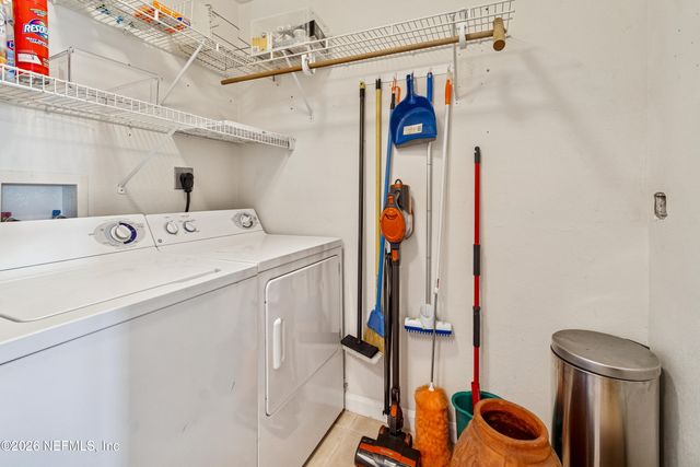 8550 TOUCHTON Road 527, Jacksonville, FL 32216