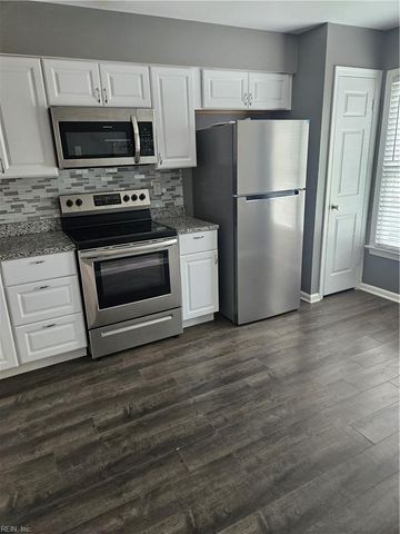 4306 Thomas LN, Chesapeake, VA 23321