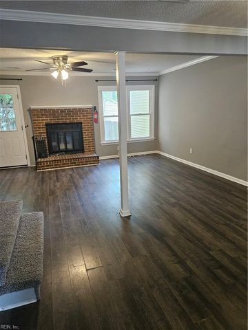 4306 Thomas LN, Chesapeake, VA 23321