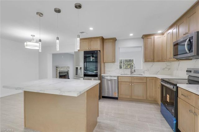 1653 S Fountainhead RD, Fort Myers, FL 33919