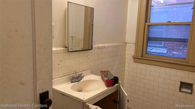 1714 Burlingame Street, Detroit, MI 48206