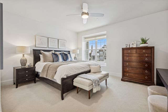 86 W KENNEDY Lane, Hinsdale, IL 60521