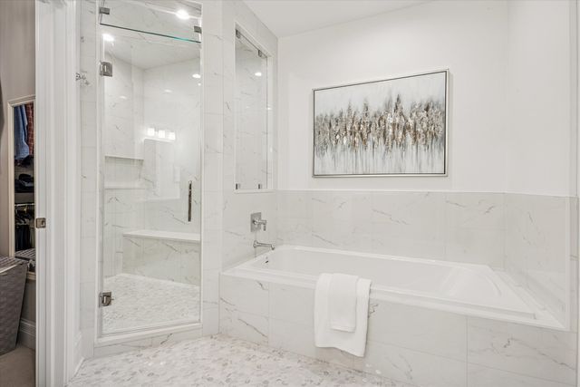 86 W KENNEDY Lane, Hinsdale, IL 60521