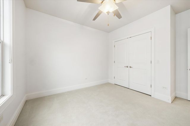 86 W KENNEDY Lane, Hinsdale, IL 60521