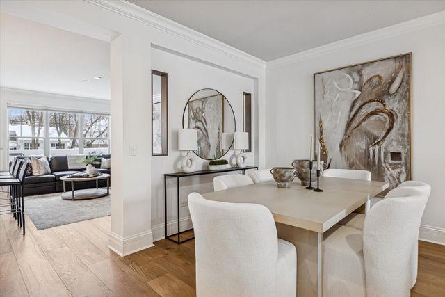 86 W KENNEDY Lane, Hinsdale, IL 60521