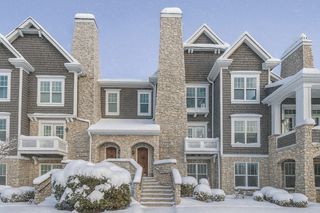 86 W KENNEDY Lane, Hinsdale, IL 60521