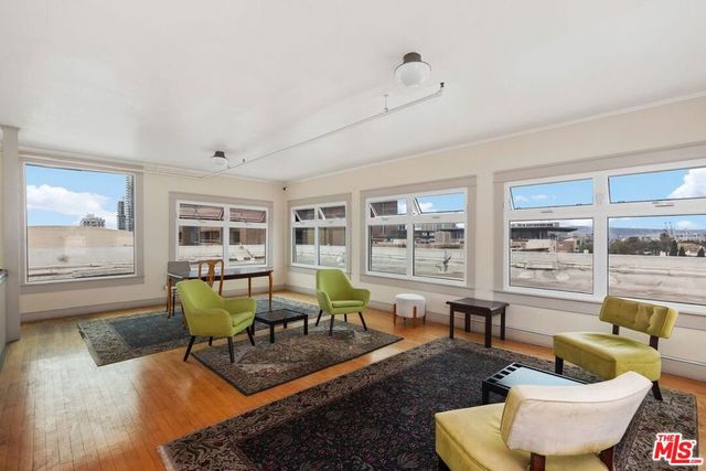 325 W 3rd Street 502, Long Beach, CA 90802