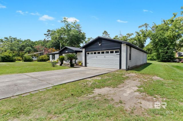 9926 Clarke Ridge Road, Foley, AL 36535