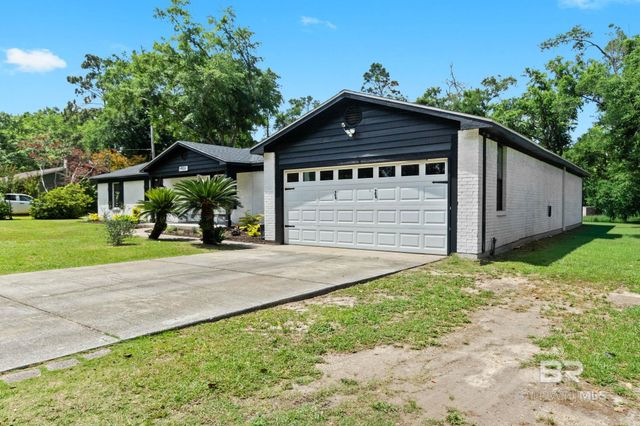 9926 Clarke Ridge Road, Foley, AL 36535