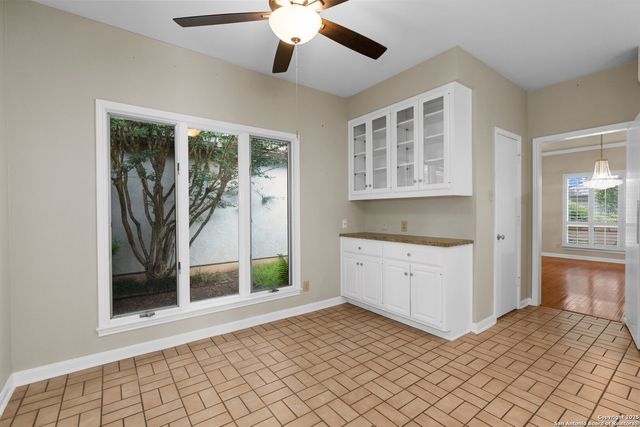 1 Kensington Ct, San Antonio, TX 78218