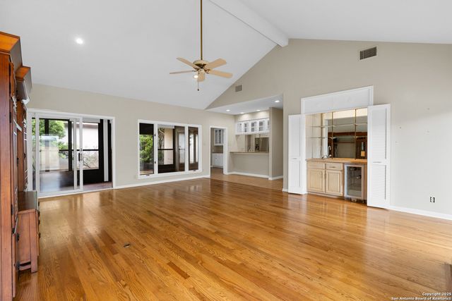 1 Kensington Ct, San Antonio, TX 78218