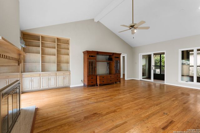 1 Kensington Ct, San Antonio, TX 78218