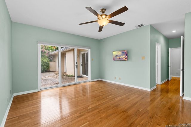 1 Kensington Ct, San Antonio, TX 78218