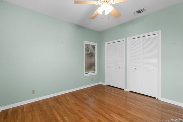 1 Kensington Ct, San Antonio, TX 78218