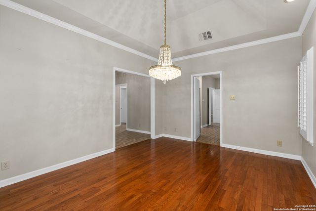 1 Kensington Ct, San Antonio, TX 78218
