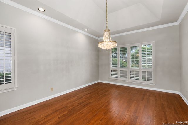 1 Kensington Ct, San Antonio, TX 78218