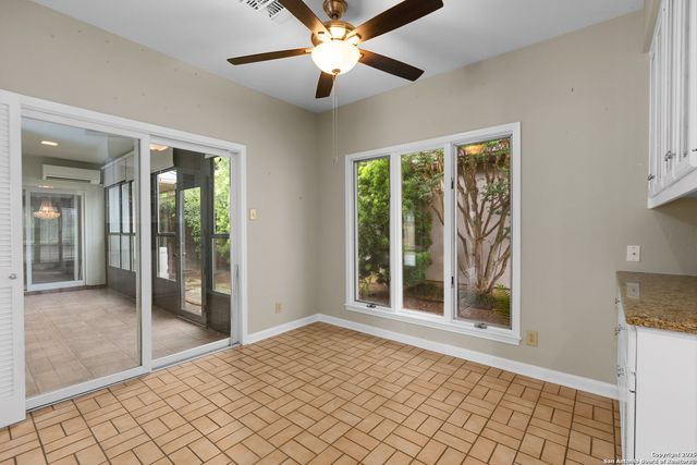 1 Kensington Ct, San Antonio, TX 78218