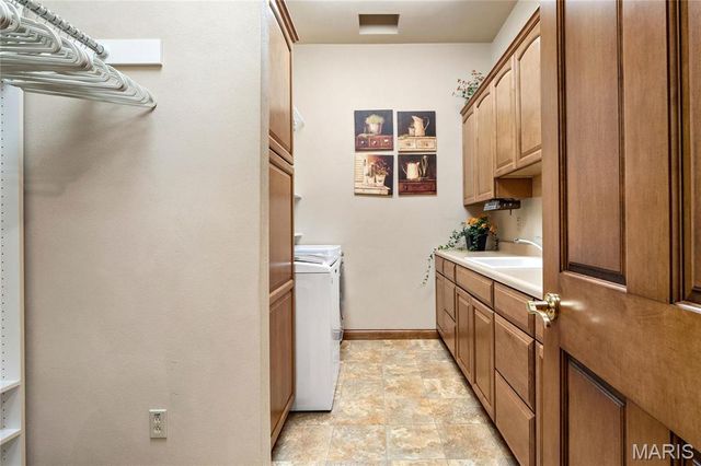 180 Regal Court, O'fallon, IL 62269