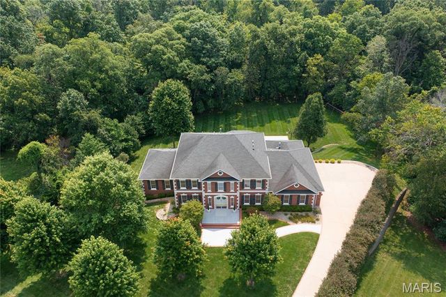 180 Regal Court, O'fallon, IL 62269