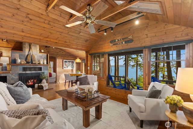 2726 Sea Garden Lane, Camano Island, WA 98282