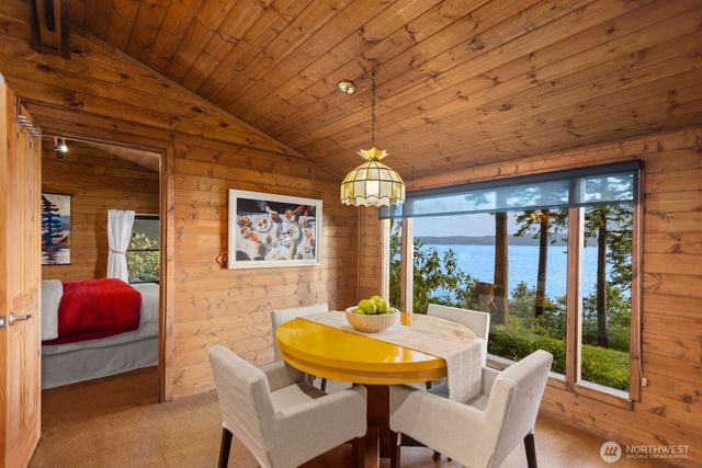 2726 Sea Garden Lane, Camano Island, WA 98282