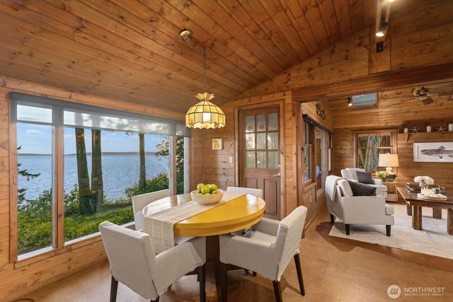 2726 Sea Garden Lane, Camano Island, WA 98282