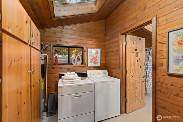 2726 Sea Garden Lane, Camano Island, WA 98282