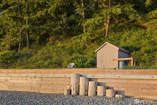 2726 Sea Garden Lane, Camano Island, WA 98282