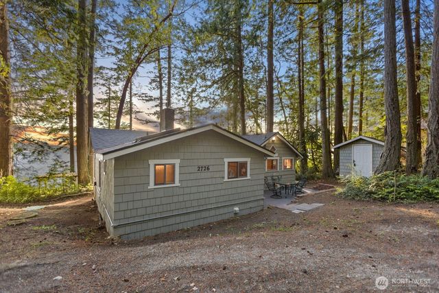 2726 Sea Garden Lane, Camano Island, WA 98282