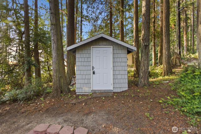 2726 Sea Garden Lane, Camano Island, WA 98282